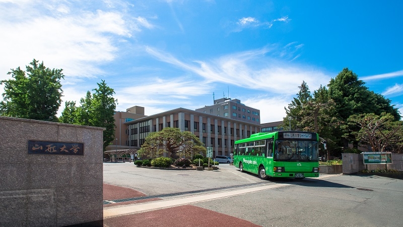 山形大学